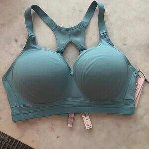 NWT Victoria Secret Incredible Max Sports Bra 36D
